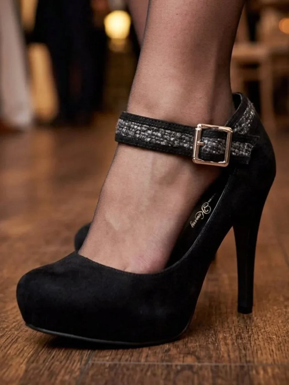 Vintage Penny Loves Kenny Black Suede Pump